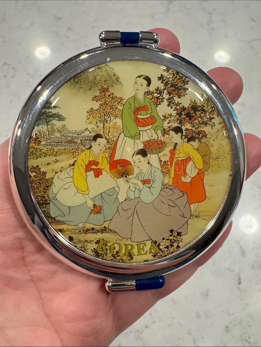 Korean Vintage-Inspired Decorative Round Compact Mirror Hanbok Attire Daughters